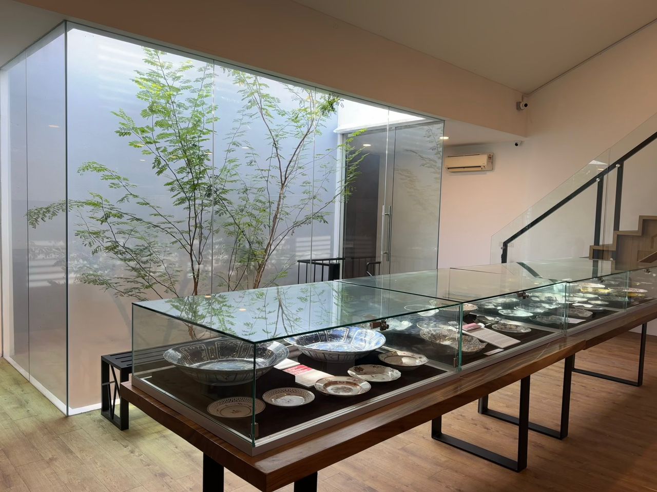 SO - Museum - Showcase 2